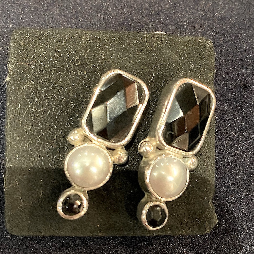 Echo Of The Dreamer sterling black onyx and pearl earrings